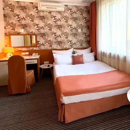 Economy In Eney Hotel