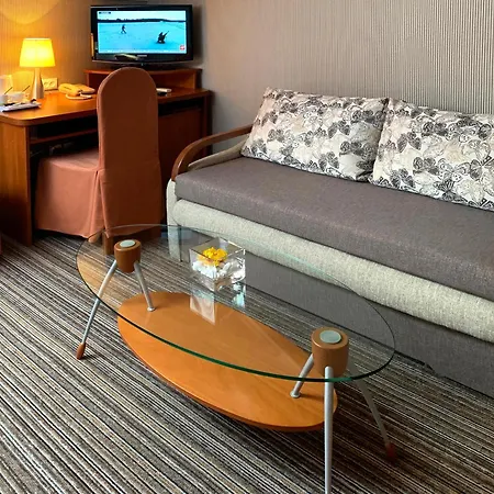 Economy In Eney לבוב