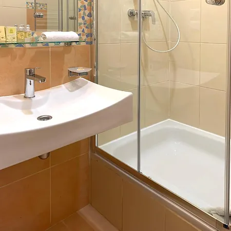 Economy In Eney Hotel