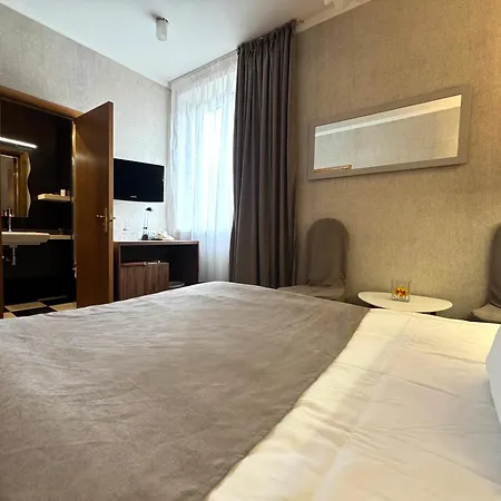 Hotel Econom In Eney