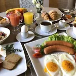Economy In Eney Hotel *