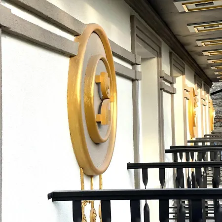 Economy In Eney Hotel *