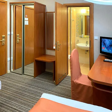 Hotel Economy In Eney