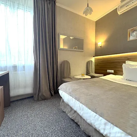 Economy In Eney Hotel