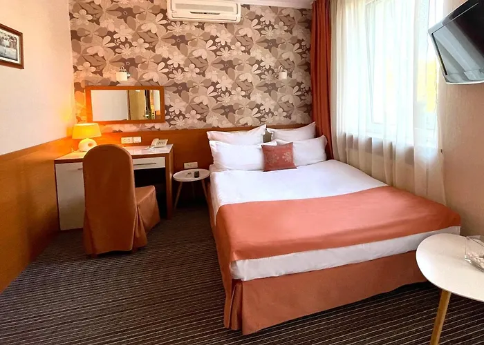 Economy In Eney Hotel